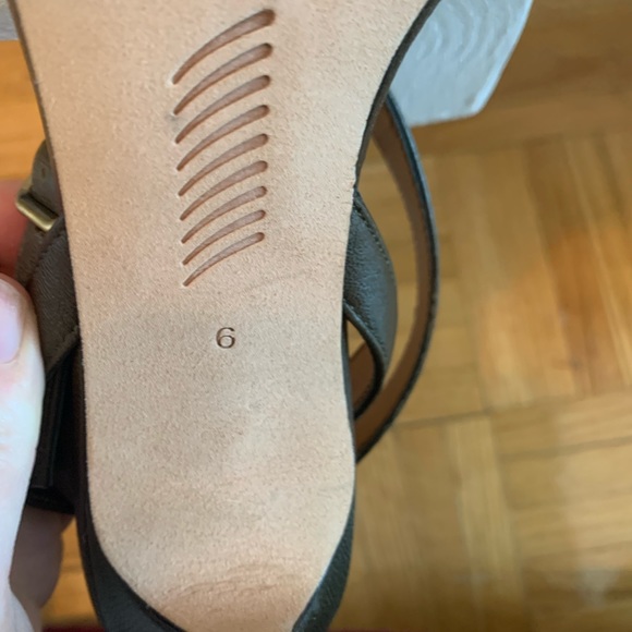 Olive Sandals size 6 - Picture 8 of 10